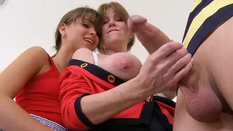 Youthfull man gets a hand job from a COUGAR before the FFM